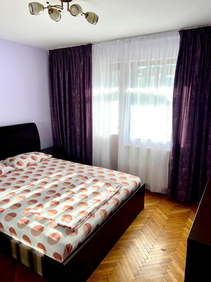 Royal Apartment Бузау Екстериор снимка