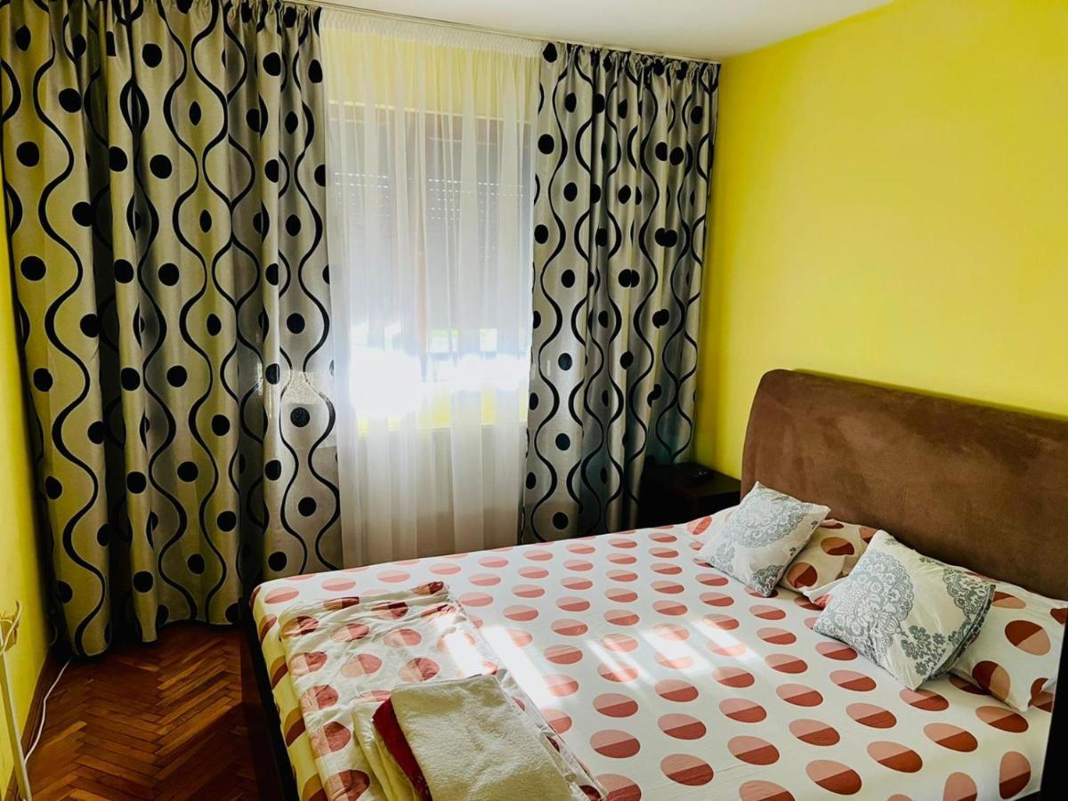 Royal Apartment Бузау Екстериор снимка
