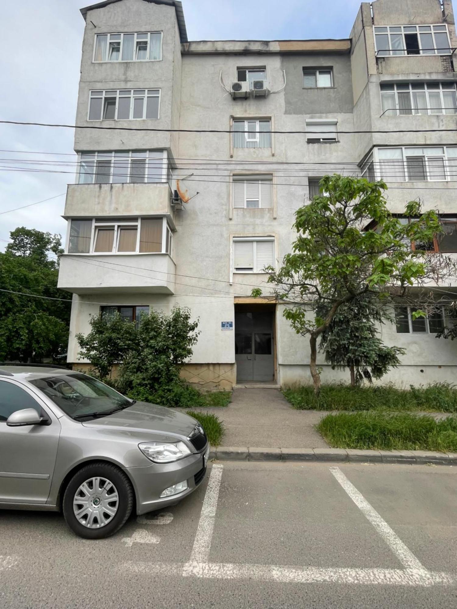 Royal Apartment Бузау Екстериор снимка